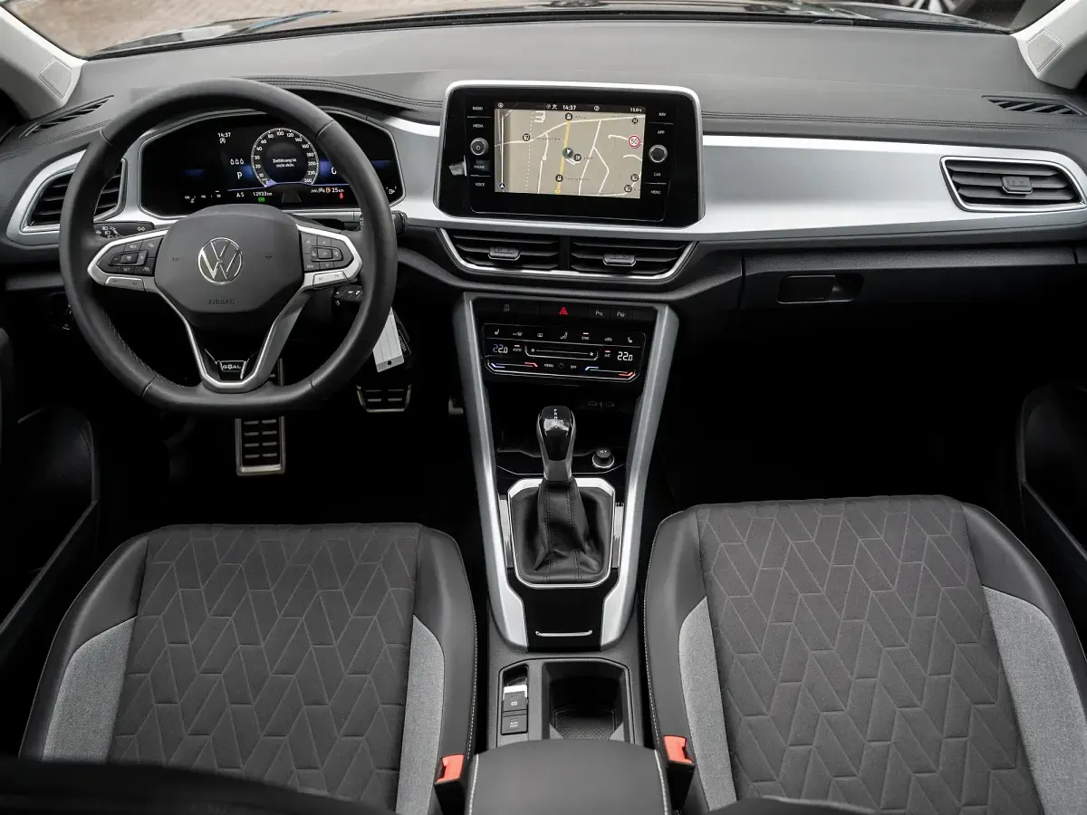 Gebraucht VW T-Roc Life 150 PS (110 kW) 2025 Schwarz SUV