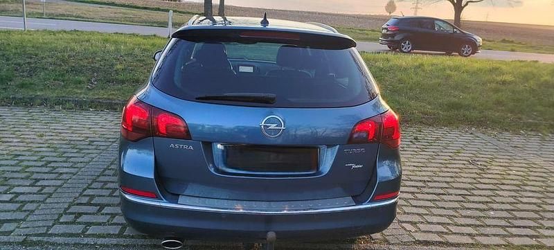 Gebraucht Opel Astra Exklusiv 170 PS (125 kW) 2015 Blau Limousine