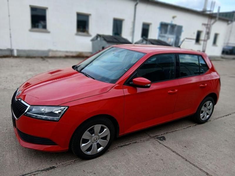 Gebraucht Skoda Fabia Active 60 PS (44 kW) 2020 Rot Limousine
