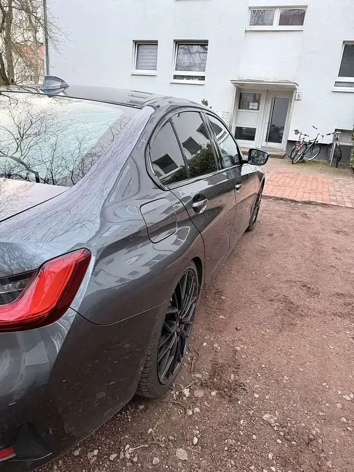 Gebraucht BMW 330 Sport Line 294 PS (216 kW) 2020 Grau Limousine