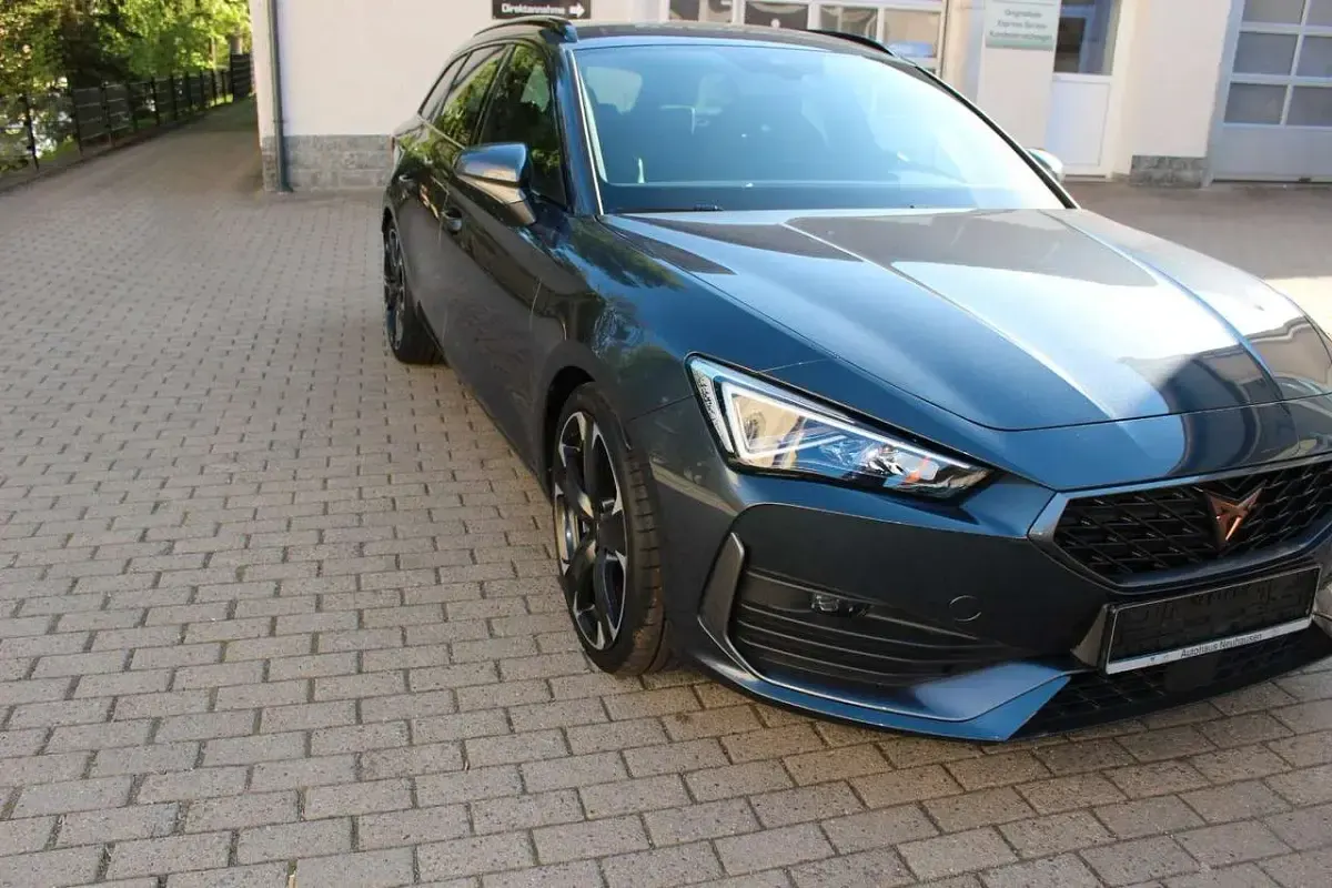 Gebraucht Cupra Leon VZ 245 PS (180 kW) 2024 Magnetic tech grey Kombi