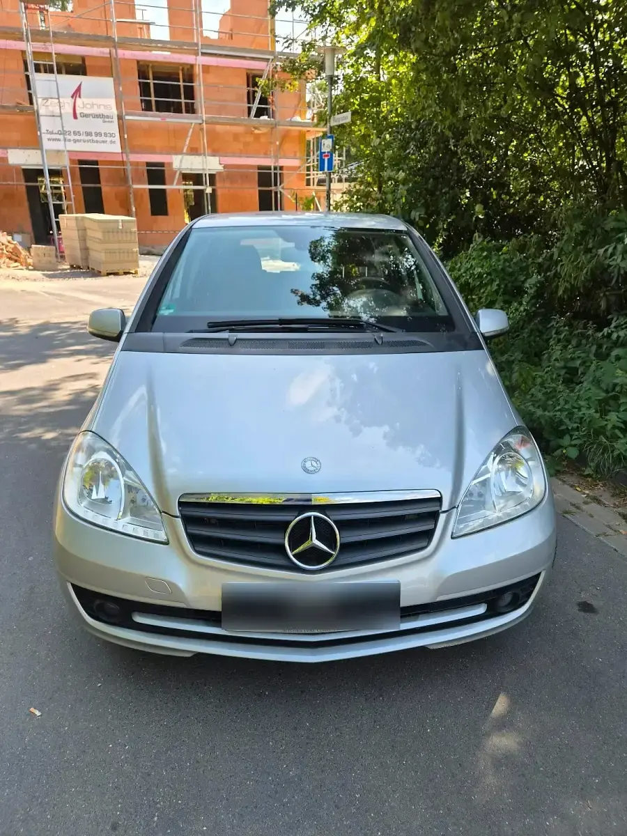 Gebraucht Mercedes A160 95 PS (69 kW) 2012 Silber Kleinwagen