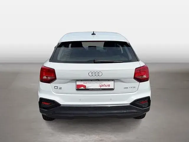 Gebraucht Audi Q2 Comfort 150 PS (110 kW) 2022 Gletscherweiß metallic SUV