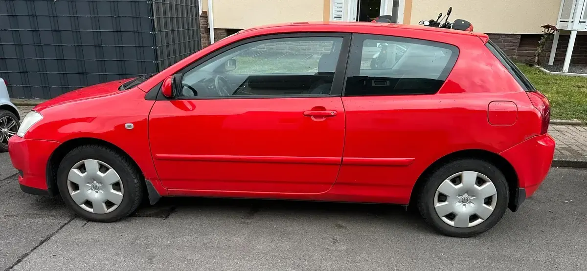 Gebraucht Toyota Corolla 92 PS (67 kW) 2002 Rot Kleinwagen