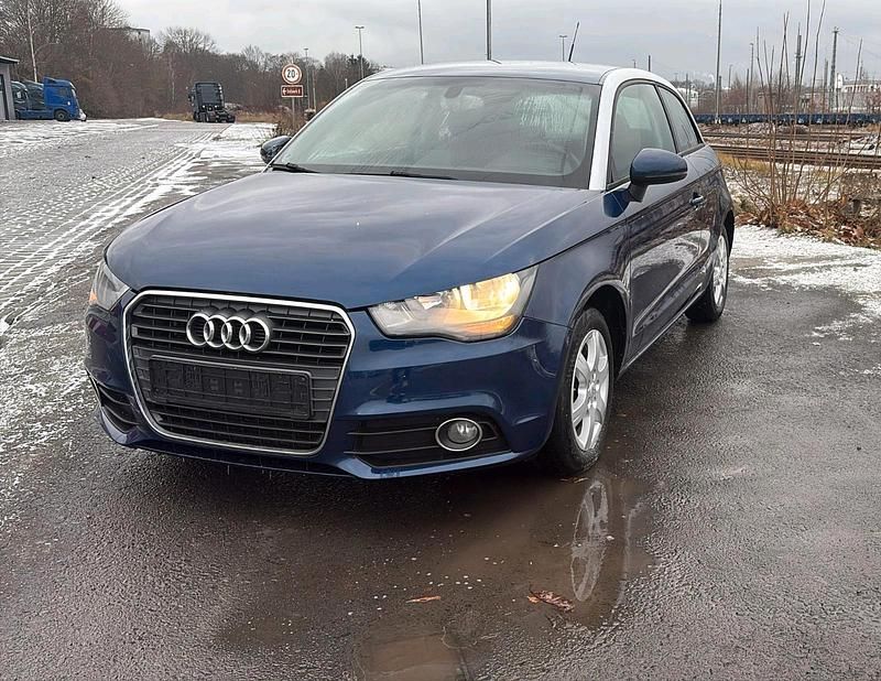 Blau Gebraucht 2011 Audi A1 Kleinwagen | 4.499 € (Fairer Preis) - Bild 1/4