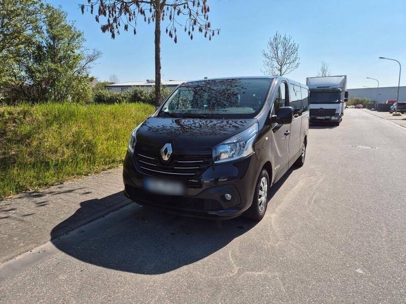 Schwarz Gebraucht 2018 Renault Trafic Van | 23.499 € - Bild 1/4