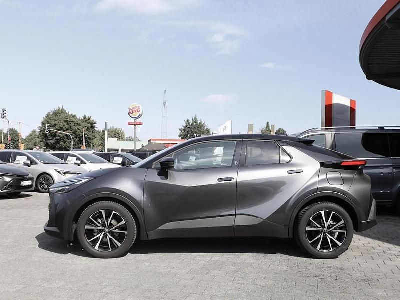Gebraucht Toyota C-HR Team 140 PS (102 kW) 2023 Marlin grau metallic / dach schwarz SUV