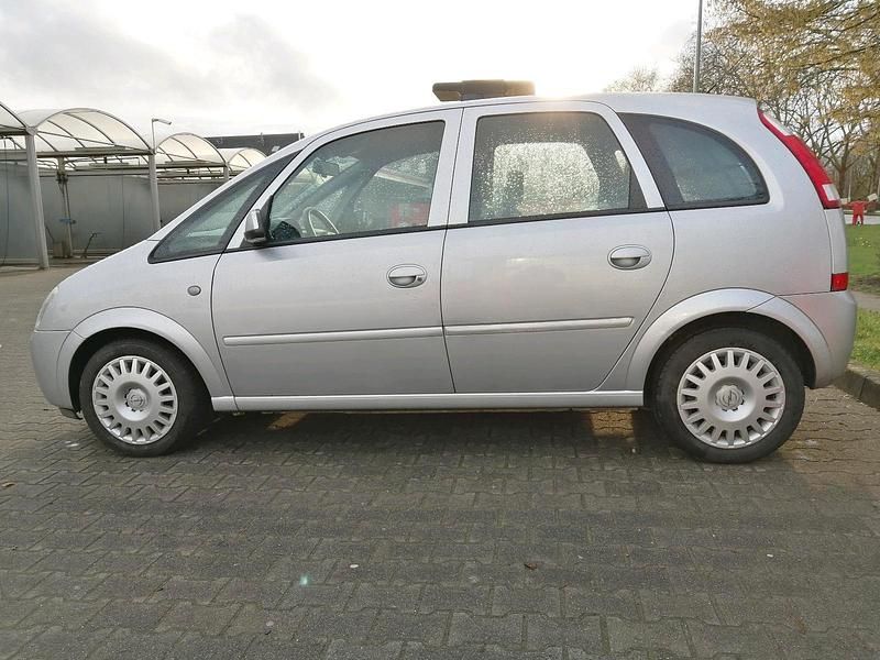 Gebraucht Opel Meriva 90 PS (66 kW) 2005 Silber Van / Kleinbus
