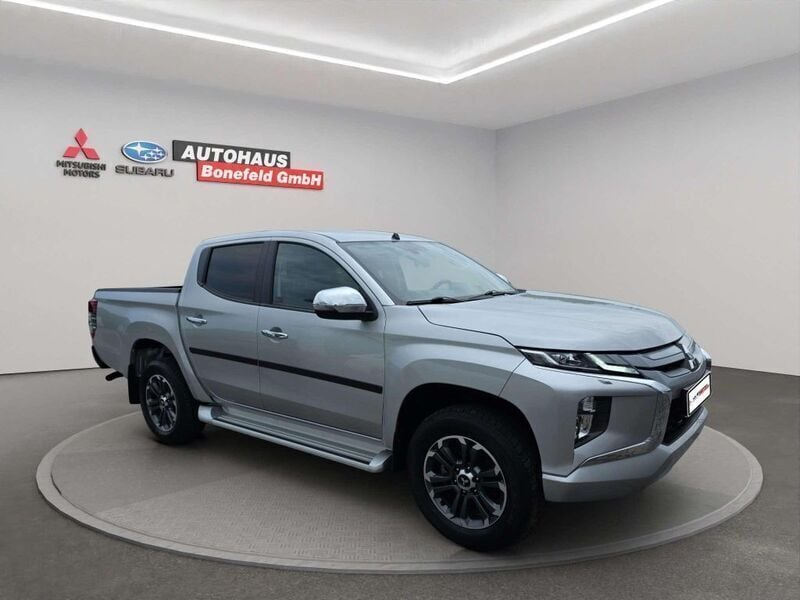 Gebraucht Mitsubishi L200 Select 150 PS (110 kW) 2021 Sterling silber Abholung