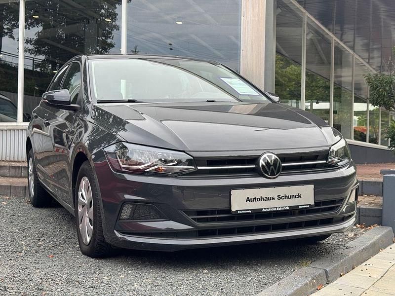 Grau Gebraucht 2021 VW Polo Comfortline Limousine | 14.990 € (Fairer Preis) - Bild 1/4