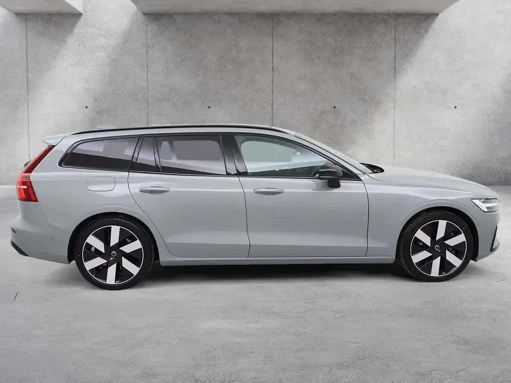 Gebraucht Volvo V60 Ultra 455 PS (334 kW) 2025 Grau Kombi