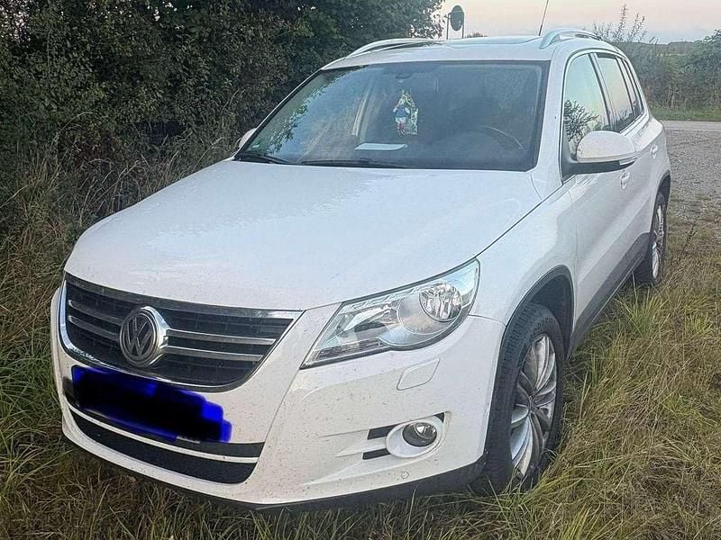 Weiß Gebraucht 2010 VW Tiguan Team SUV | 7.400 € (Fairer Preis) - Bild 1/4