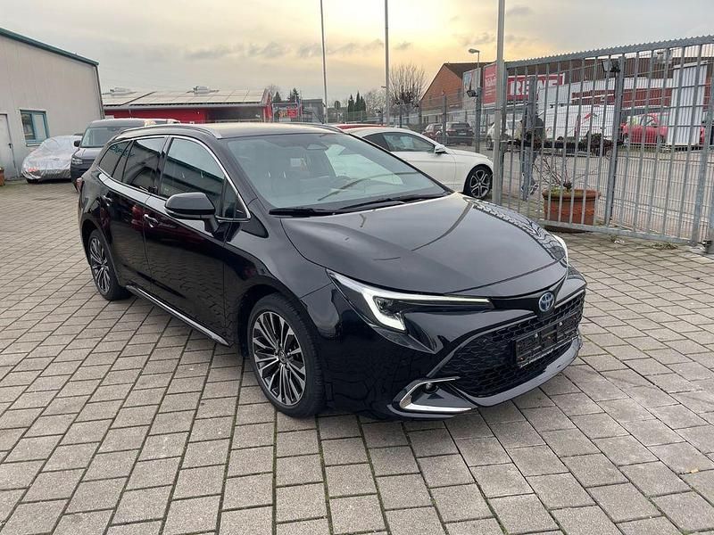 Gebraucht Toyota Corolla Team 98 PS (72 kW) 2023 Schwarz Kombi