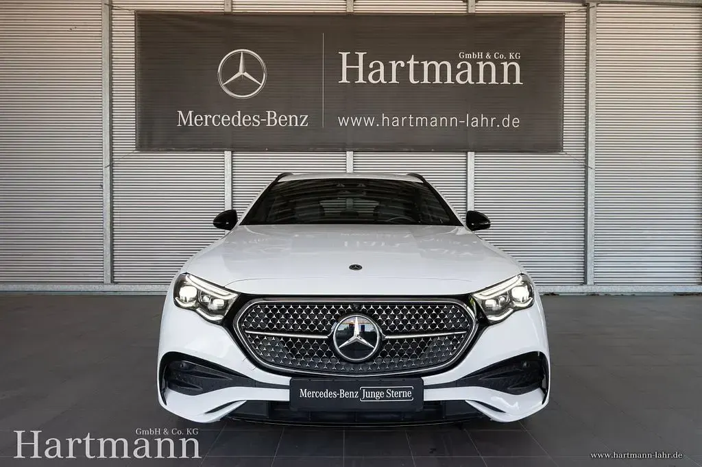 Gebraucht Mercedes E450 Premium 381 PS (280 kW) 2024 Opalithweiß bright Kombi
