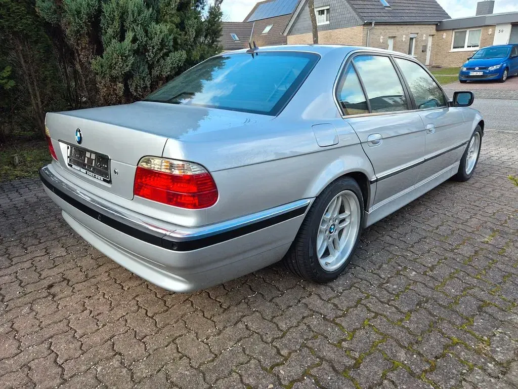 Gebraucht BMW 740 286 PS (210 kW) 2001 Silber Limousine