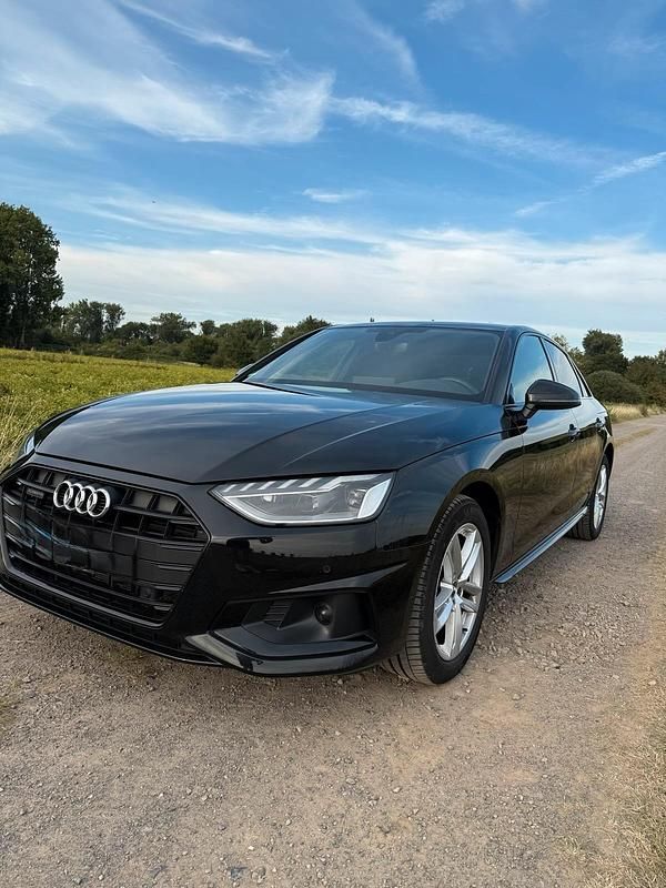 Schwarz Gebraucht 2020 Audi A4 Ambiente Limousine | 25.000 € (Superpreis) - Bild 1/4