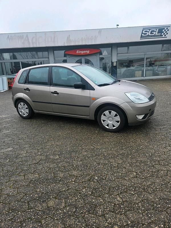 Gebraucht Ford Fiesta 80 PS (58 kW) 2003 Gold Kleinwagen