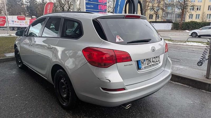 Gebraucht Opel Astra Sport 120 PS (88 kW) 2011 Silber Limousine
