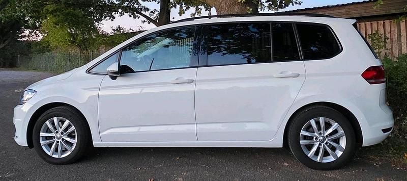 Gebraucht VW Touran 150 PS (110 kW) 2016 Weiß Van / Kleinbus