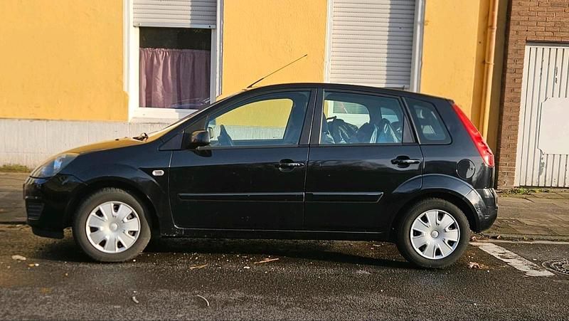 Gebraucht Ford Fiesta 60 PS (44 kW) 2007 Schwarz Kleinwagen