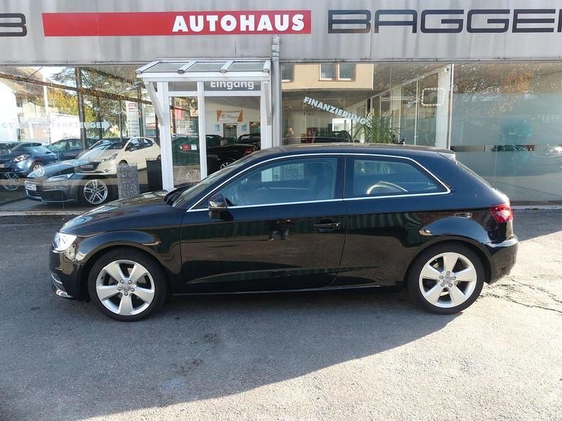 Schwarz Gebraucht 2012 Audi A3 Comfort Limousine | 9.990 € (Fairer Preis) - Bild 1/4