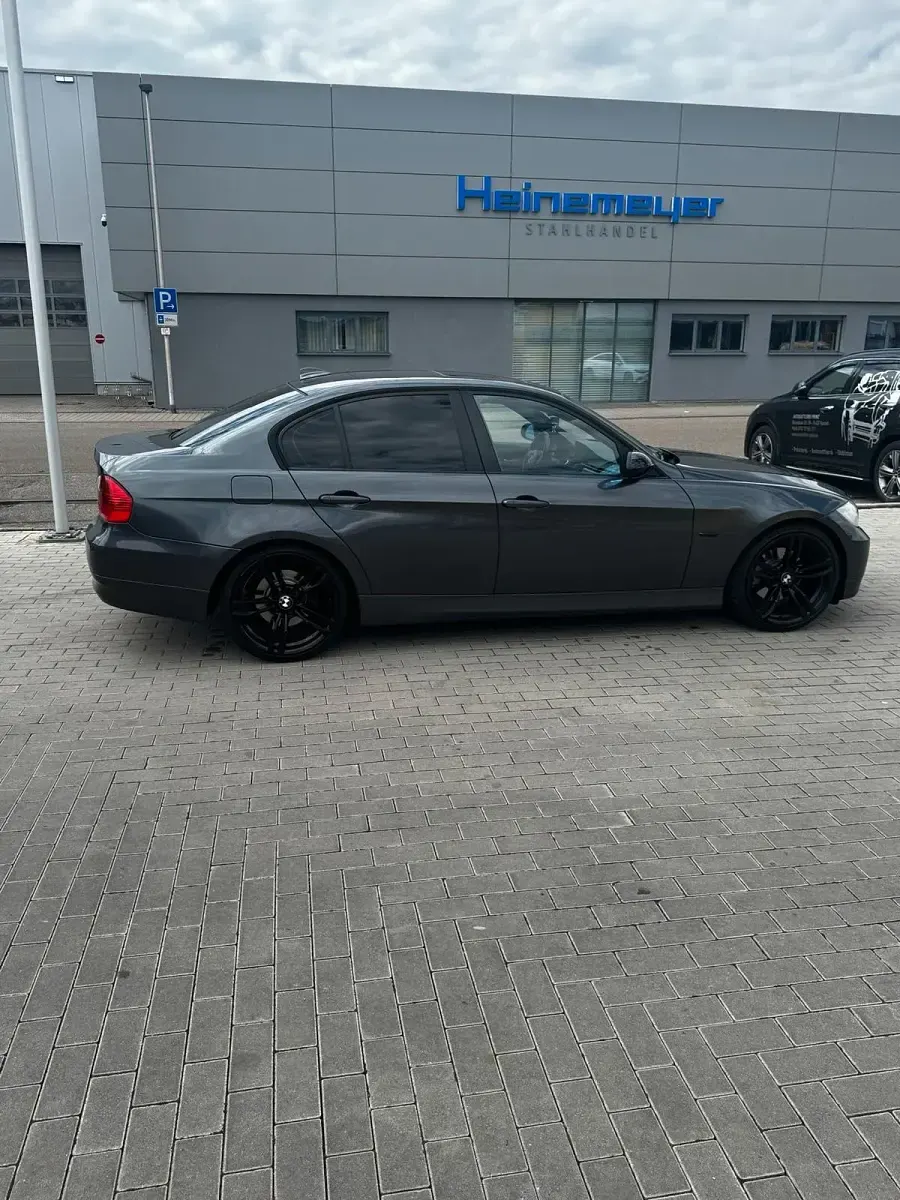 Gebraucht BMW 320 177 PS (130 kW) 2008 Grau Limousine