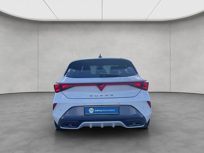 Usata Cupra Leon 150 CV (110 kW) 2025 Bianco Berlina
