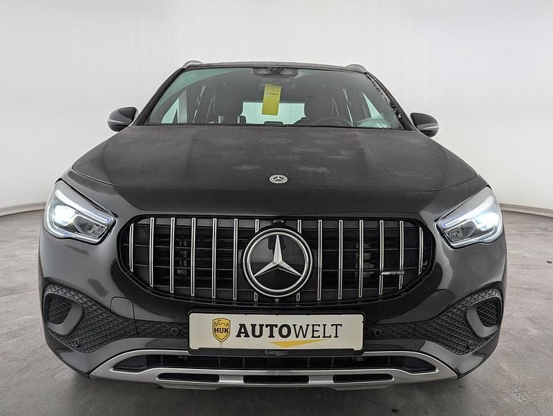 Gebraucht Mercedes GLA200 Progressive 163 PS (119 kW) 2022 Schwarz SUV