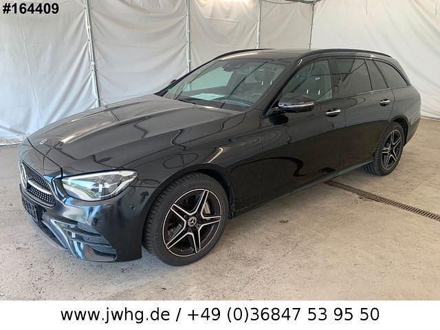 Black metallic Gebraucht 2020 Mercedes E300 AMG Kombi | 30.950 € (Fairer Preis) - Bild 1/4