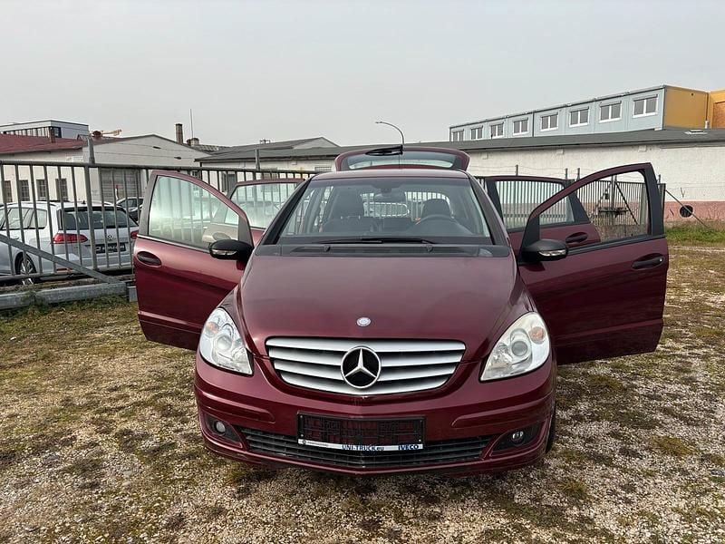 Rot Gebraucht 2007 Mercedes B170 Van / Kleinbus | 2.199 € (Guter Preis) - Bild 1/4