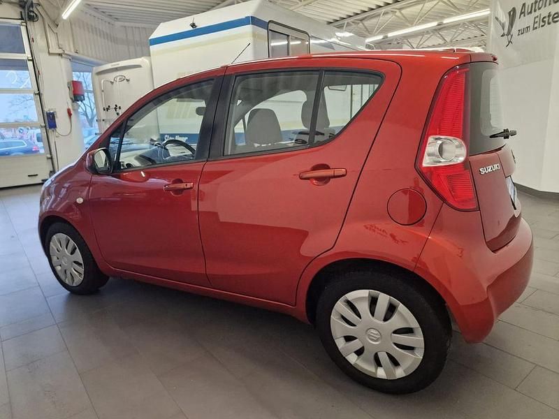 Gebraucht Suzuki Splash Club 86 PS (63 kW) 2011 Rot Kleinwagen