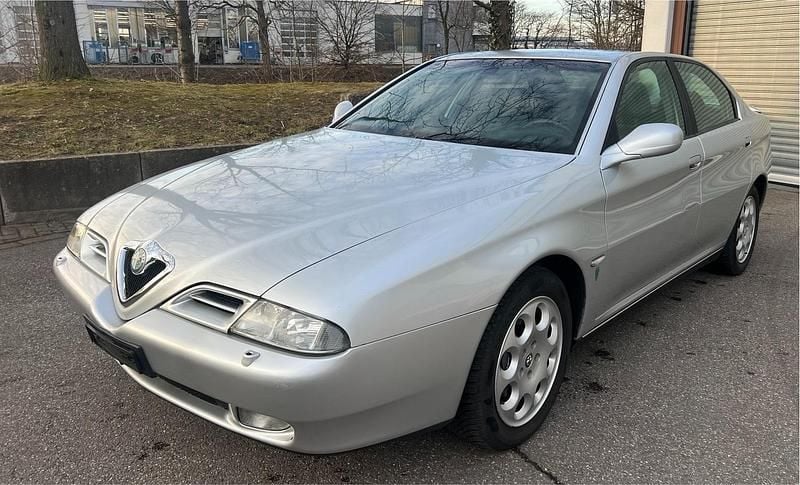 Silber Gebraucht 2000 Alfa Romeo 166 Limousine | 8.900 € (Superpreis) - Bild 1/4