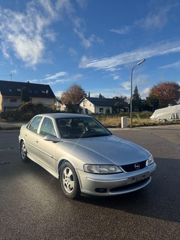 Silber Gebraucht 2000 Opel Vectra Limousine | 790 € (Superpreis) - Bild 1/4