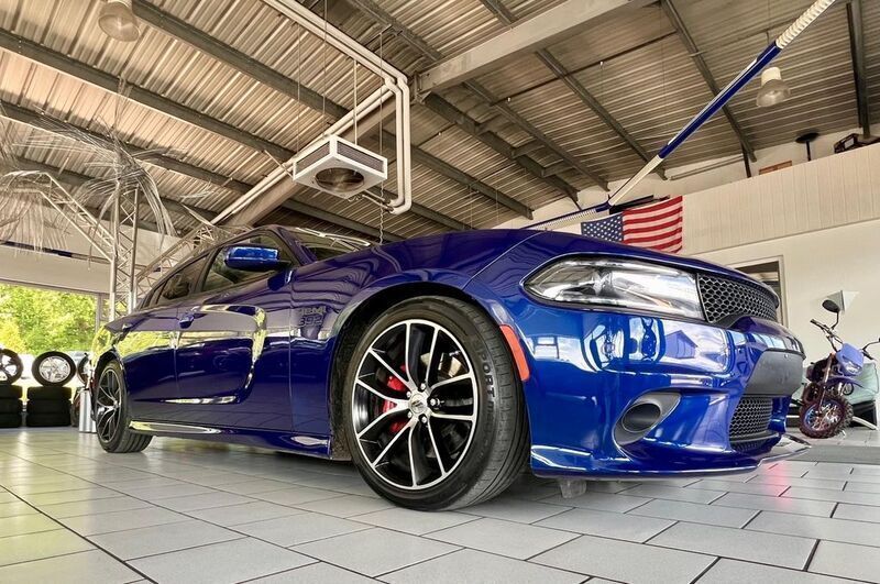Blau Gebraucht 2018 Dodge Charger Limousine | 38.999 € (Fairer Preis) - Bild 1/4