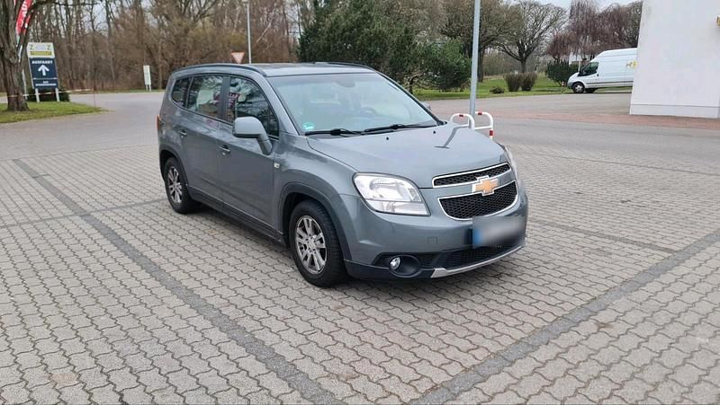 Gebraucht Chevrolet Orlando 163 PS (119 kW) 2011 Grau Van / Kleinbus