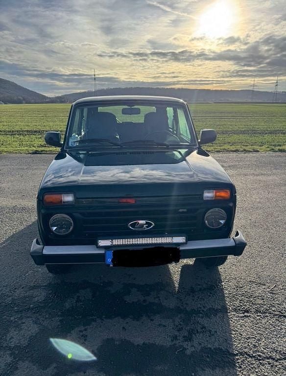 Gebraucht Lada niva 84 PS (61 kW) 2020 Grün SUV