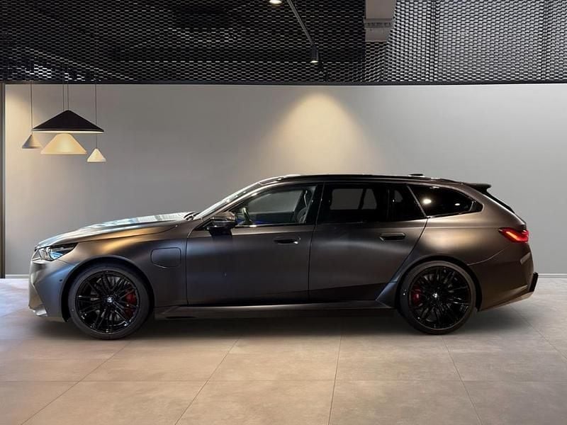 Neu BMW M5 Sport Line 727 PS (534 kW) 2026 Grau Kombi