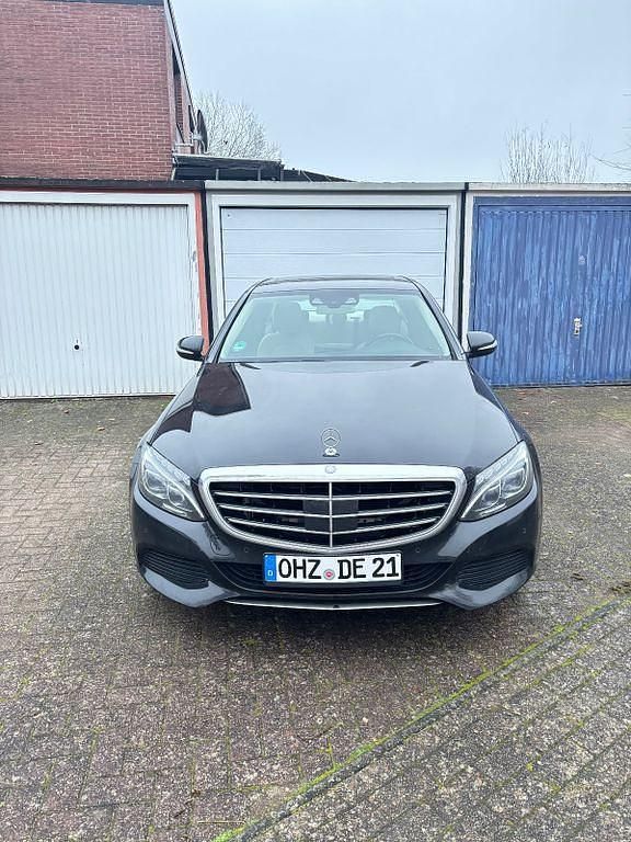 Schwarz Gebraucht 2015 Mercedes C200 Avantgarde Limousine | 18.499 € (Guter Preis) - Bild 1/4