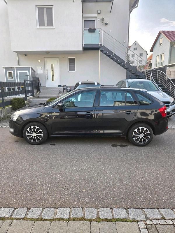 Gebraucht Skoda Rapid 85 PS (62 kW) 2013 Schwarz Kleinwagen