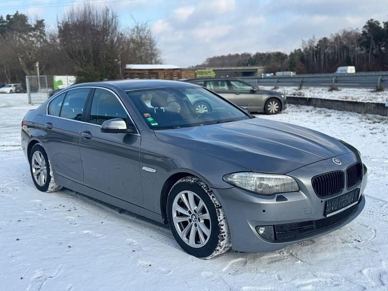 Gebraucht BMW 518 Performance 136 PS (100 kW) 2015 Grau Limousine