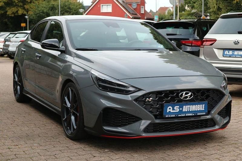 Grau Gebraucht 2022 Hyundai i30 N Performance Limousine | 31.490 € (Etwas zu teuer) - Bild 1/4