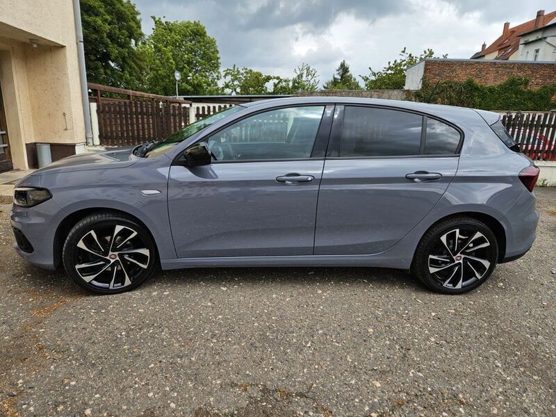 Grau Gebraucht 2017 Fiat Tipo S Limousine | 10.200 € (Guter Preis) - Bild 1/4