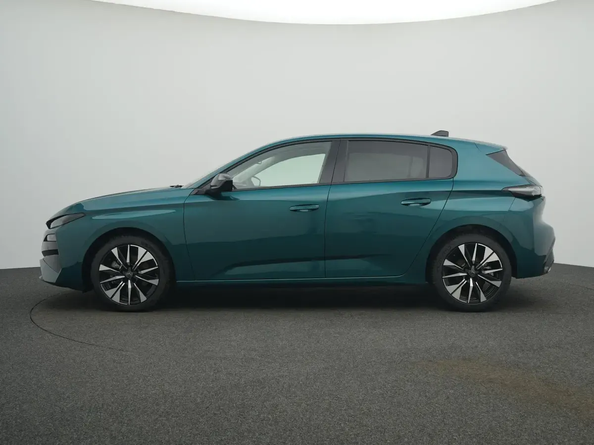 Neu Peugeot 308 Allure 145 PS (106 kW) 2025 Lagoa blau Limousine