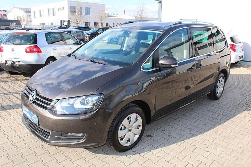 Gebraucht VW Sharan Life 140 PS (102 kW) 2014 Schwarz Van / Kleinbus