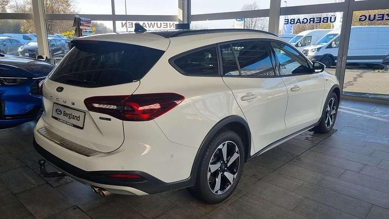Gebraucht Ford Focus Active X 155 PS (114 kW) 2023 Weiß Kombi