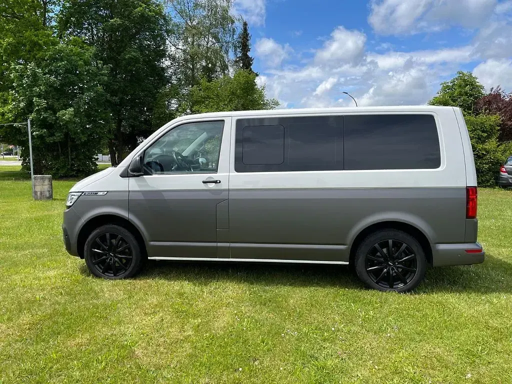 Gebraucht VW Multivan Trendline 150 PS (110 kW) 2021 Weiß Van / Kleinbus