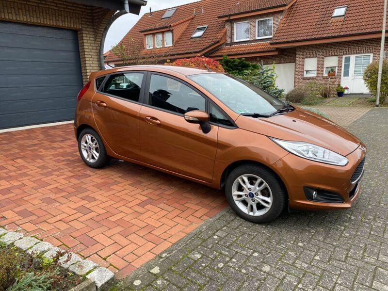 Gebraucht Ford Fiesta Celebration 80 PS (58 kW) 2017 Braun Kleinwagen