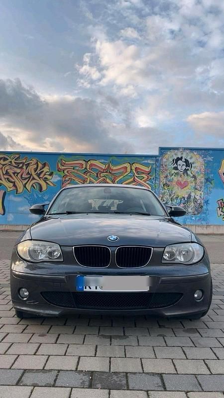 Grau Gebraucht 2005 BMW 116 Kleinwagen | 1.590 € (Superpreis) - Bild 1/4