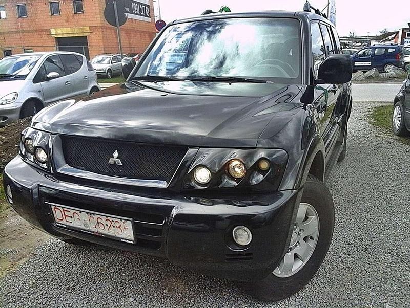 Gebraucht Mitsubishi Pajero Elegance 160 PS (117 kW) 2003 Magicschwarz (p) SUV