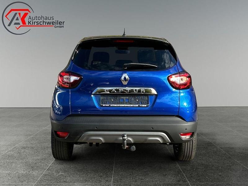 Second-hand Renault Captur Version S 150 CP (110 kW) 2019 Albastru SUV